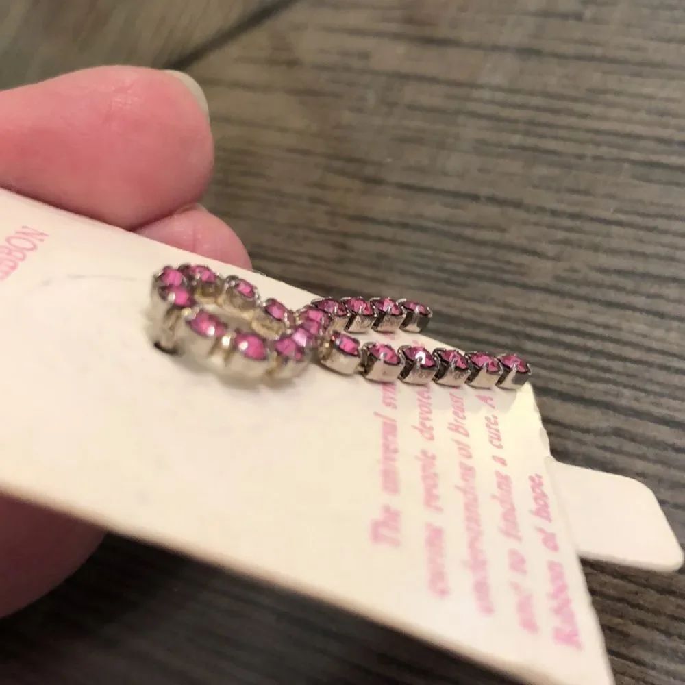 Vintage Pink Rhinestone Breast Cancer Ribbon Pin - Picture 4 of 12